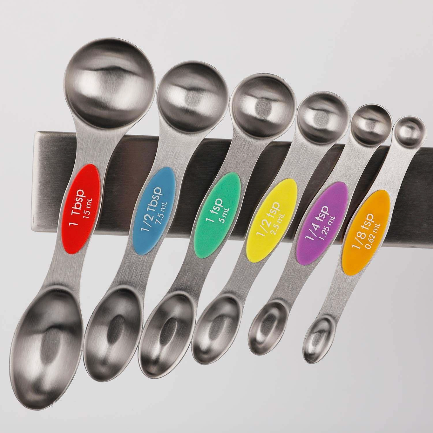 Magnetic Stackable Measuring Spoons